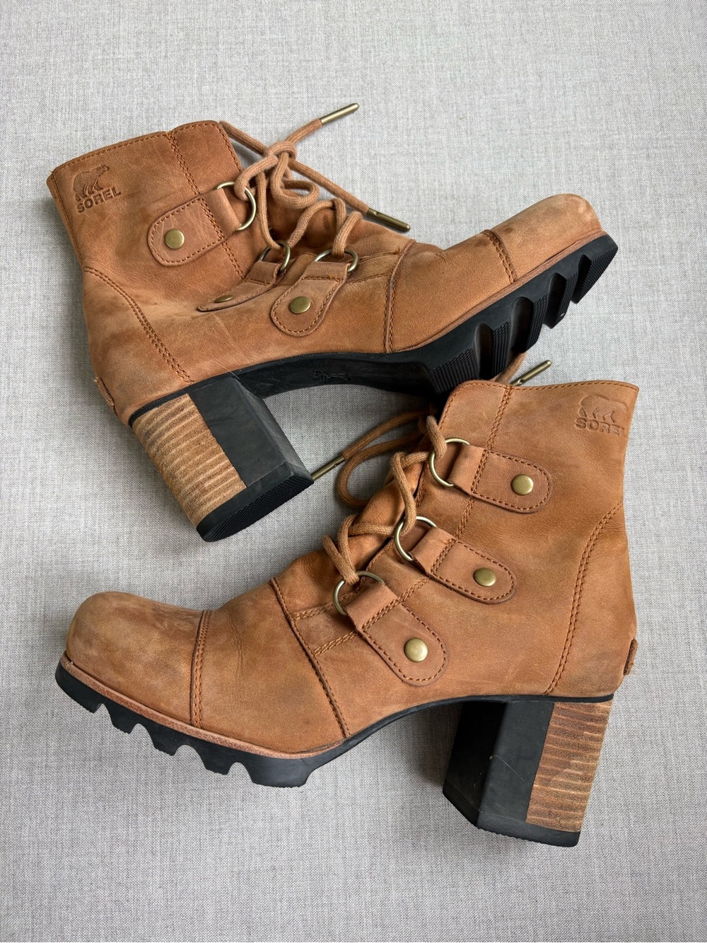Sorel Addington Lace-Up Tan Leather Block Heel Boots